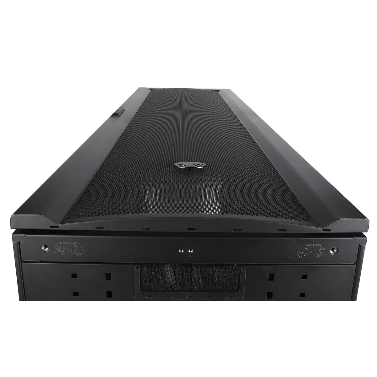 NetShelter SX 42HE, 60cm breit, 107cm tief, schwarz, optimierte Türventilation, abnehmbare und abschließbare Türen/Seitenwände