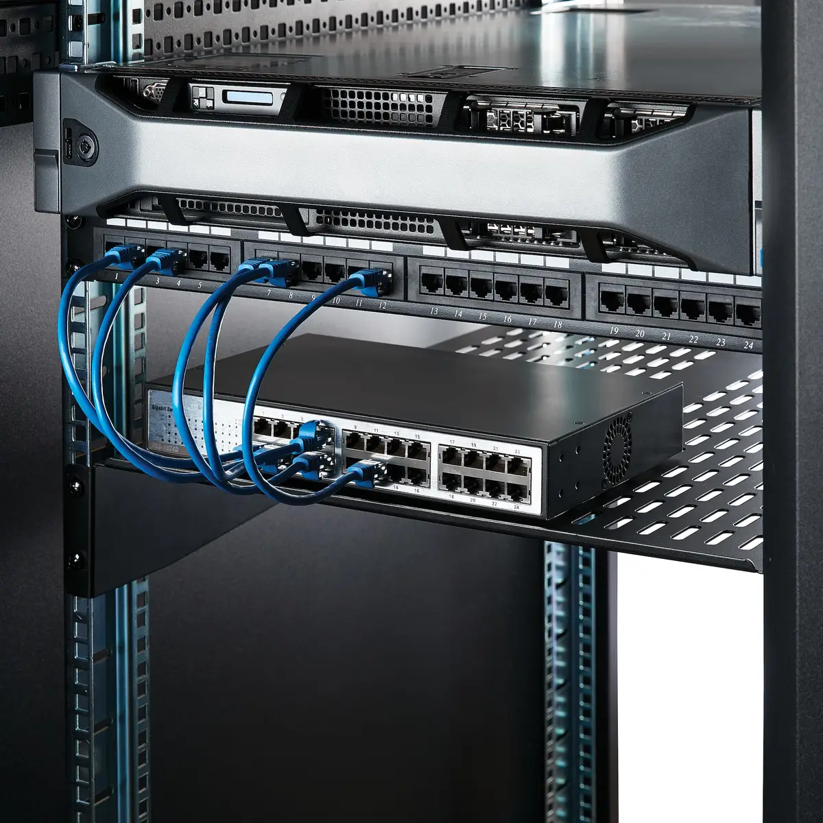 2 HE 19 Fest montierbarer Fachboden für Server Rack/ Schrank bis 22 Kg