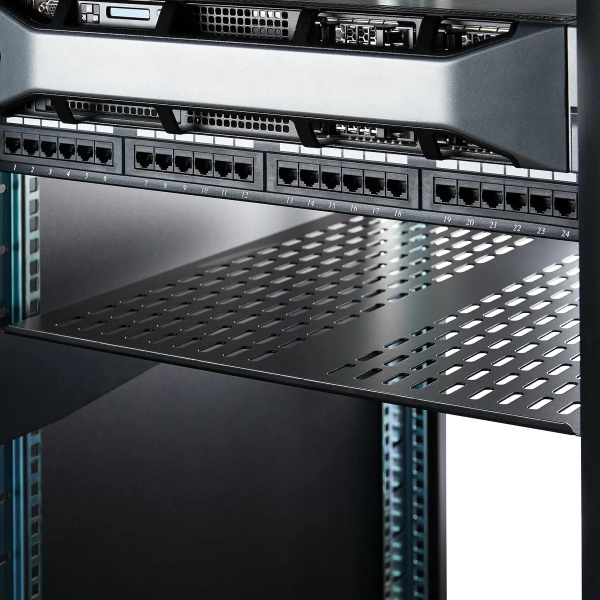 2 HE 19 Fest montierbarer Fachboden für Server Rack/ Schrank bis 22 Kg