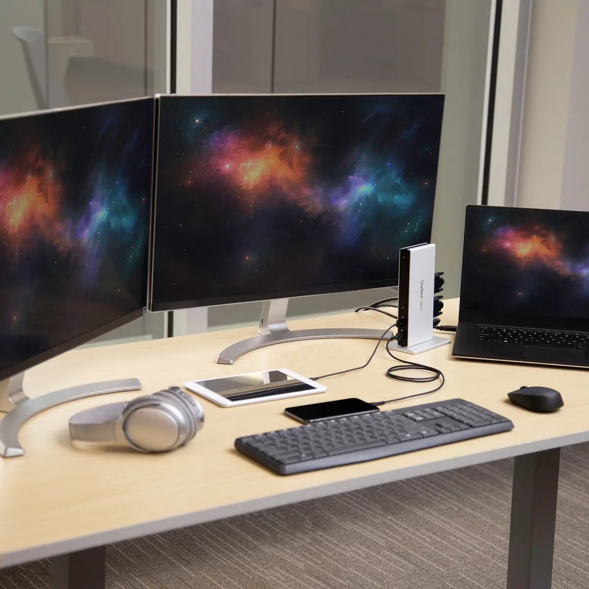 USB 3.0 Dockingstation mit Dual DVI / USB 3.0 / Gigabit Ethernet