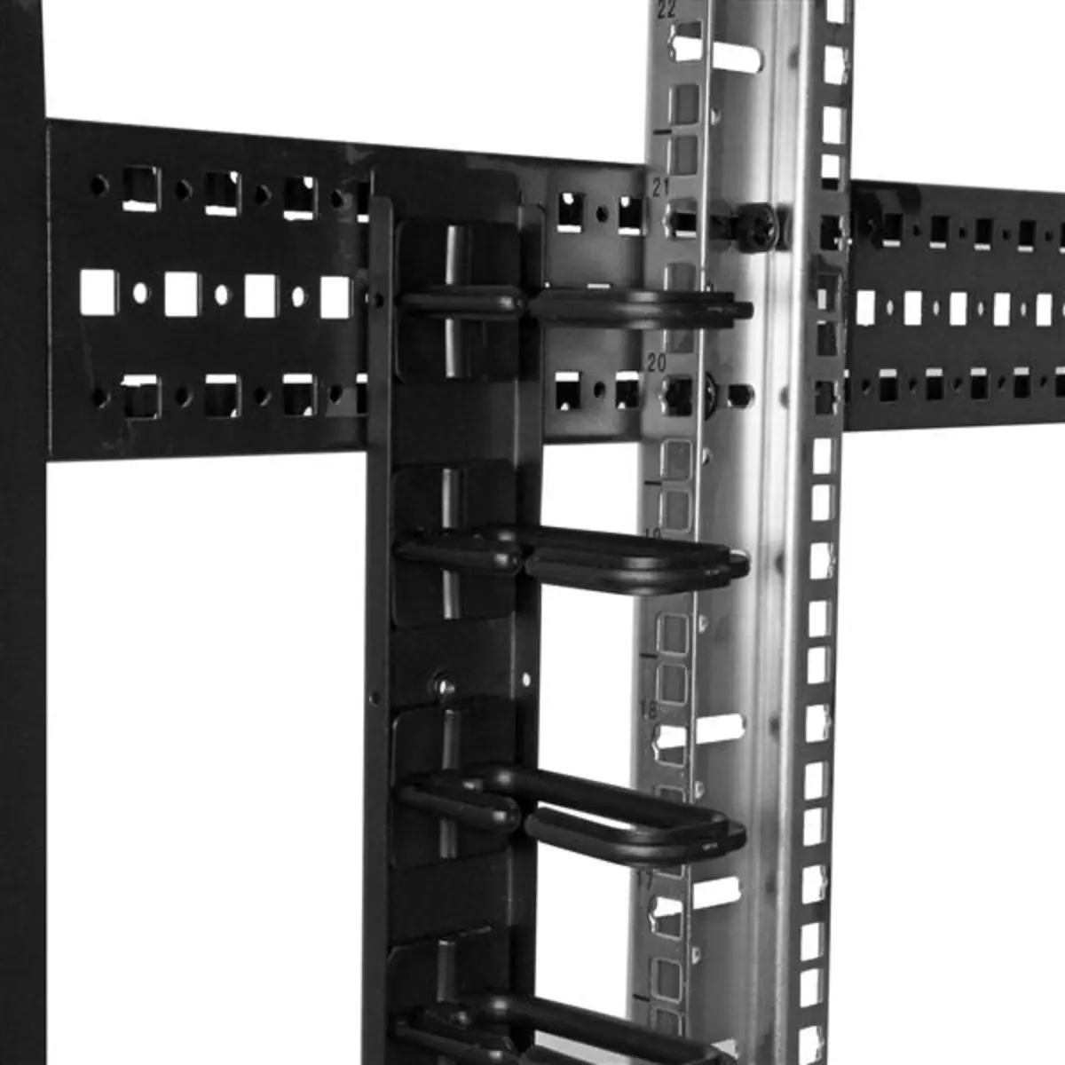 Vertikaler Kabelordner mit D-Hacken