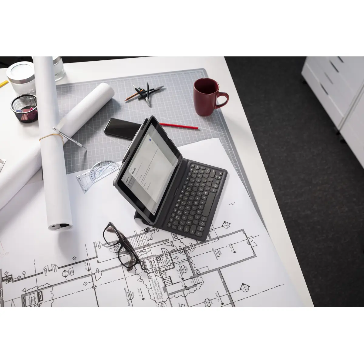 Pro Keys iPad 10,2 Keyboard Case Layout DE