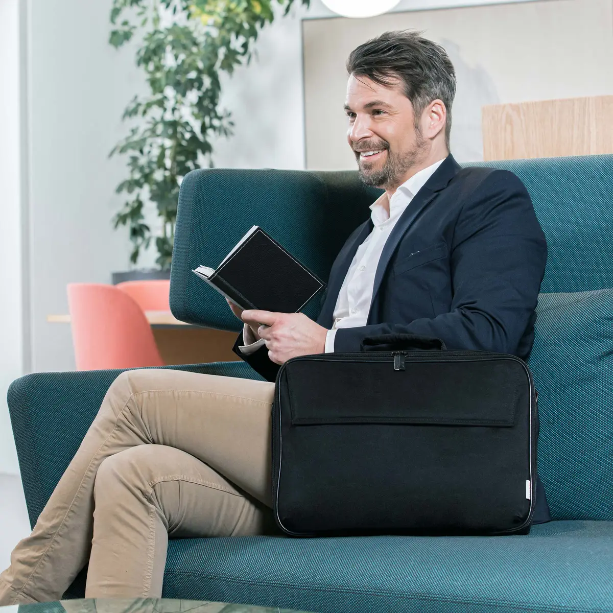 BASE XX Clamshell Notebook-Tasche 33-35,8cm (13-14.1") Schwarz