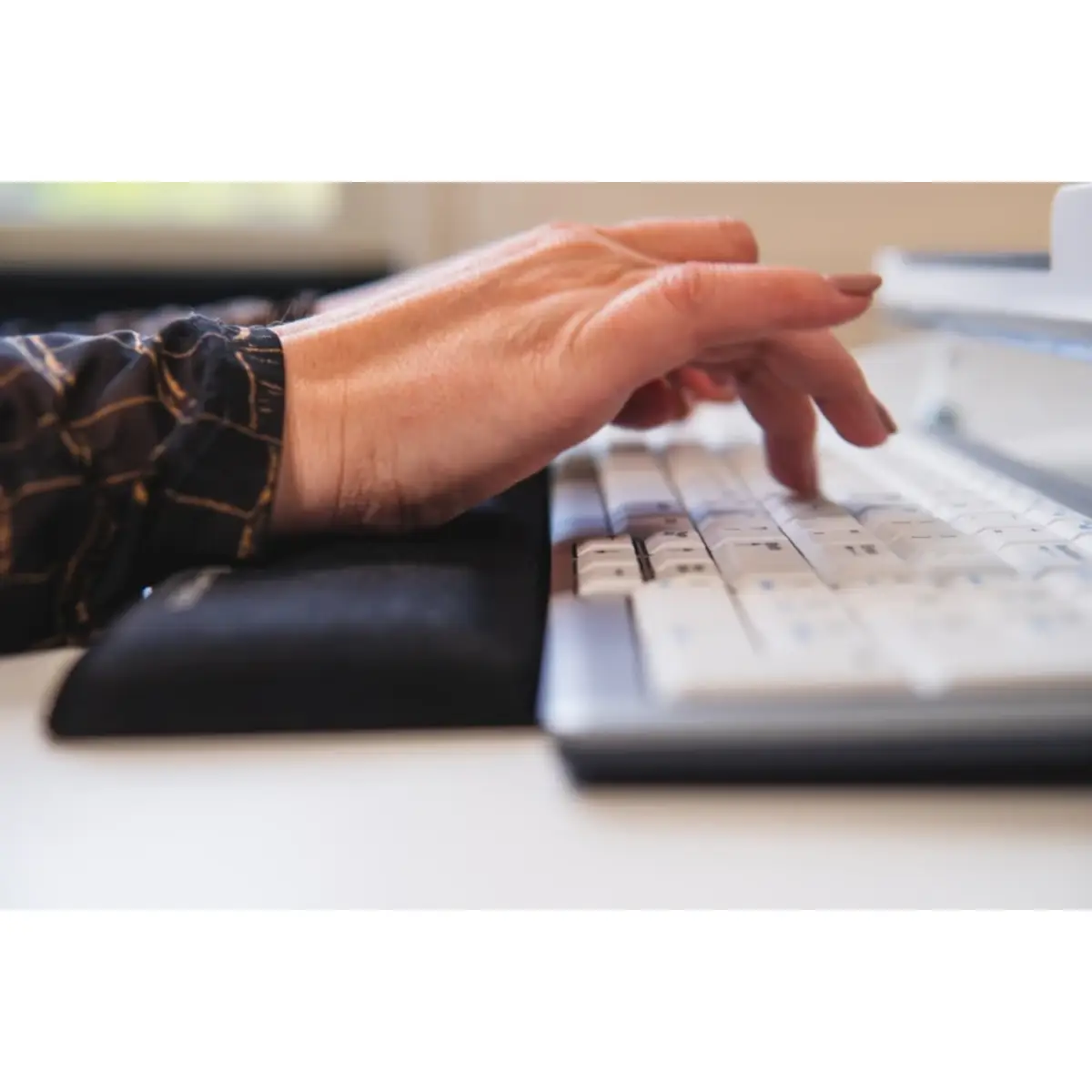 Trapezium Ergo Wrist Rest Standard, Kunststoff, Gummi, Textil, Schwarz, 490 x 80 x 15 mm, 490 g, 90 mm, 495 mm