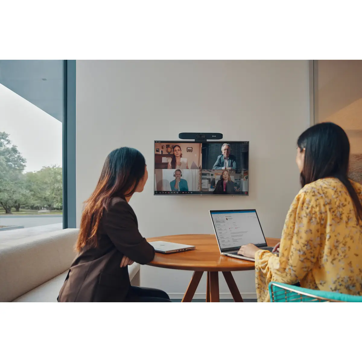 Poly Studio R30 Videobar Zoom Certified, Zertifiziert für Microsoft Teams Sand