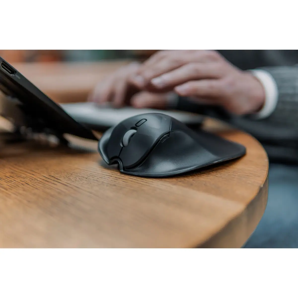 HandshoeMouse Shift Bluetooth, Beidhändig, Optisch, Bluetooth, 1000 DPI, Schwarz