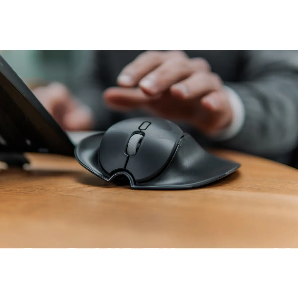 HandshoeMouse Shift Bluetooth, Beidhändig, Optisch, Bluetooth, 1000 DPI, Schwarz