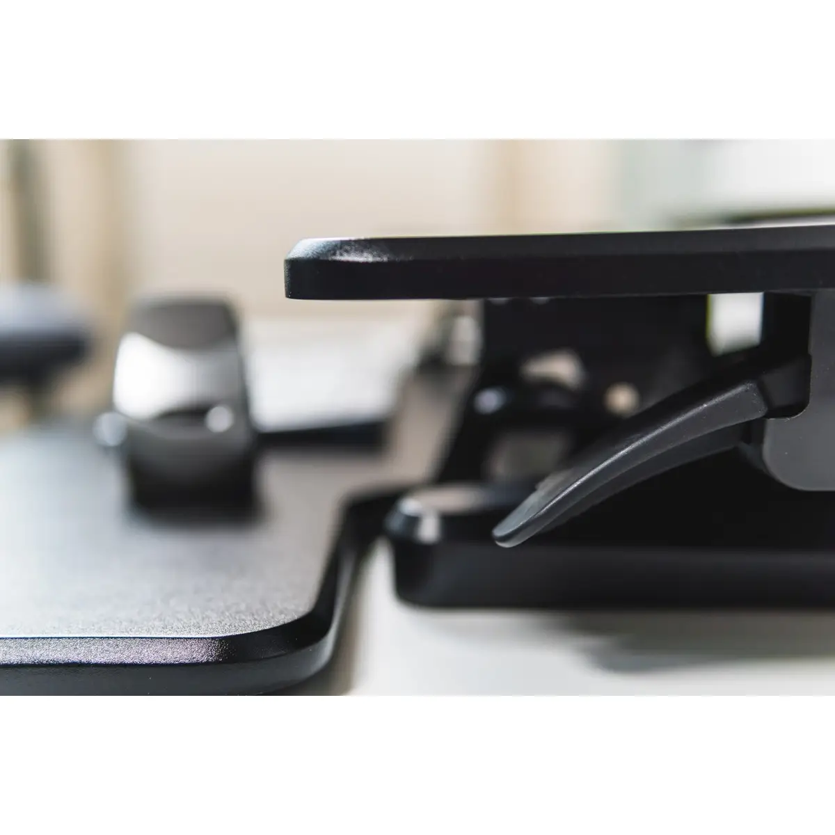 Adjustable Sit-Stand Desk Riser 2, Freistehend, 15 kg, Höhenverstellung, Schwarz