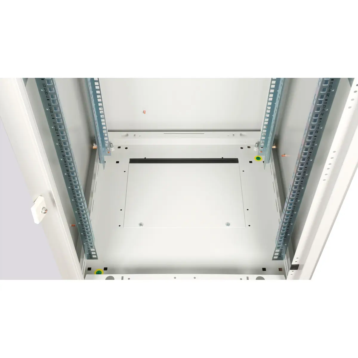 48,26cm (19") Netzwerkschrank Basic 32 HE 600x600 BxT Glastur grau