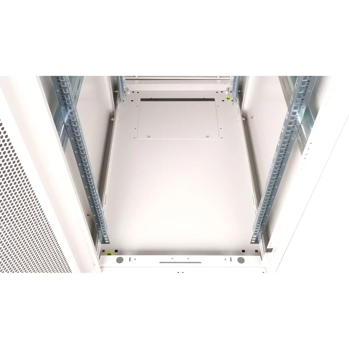 48,26cm (19") Serverschrank Basic 26 HE 600x1000 BxT perforiert grau