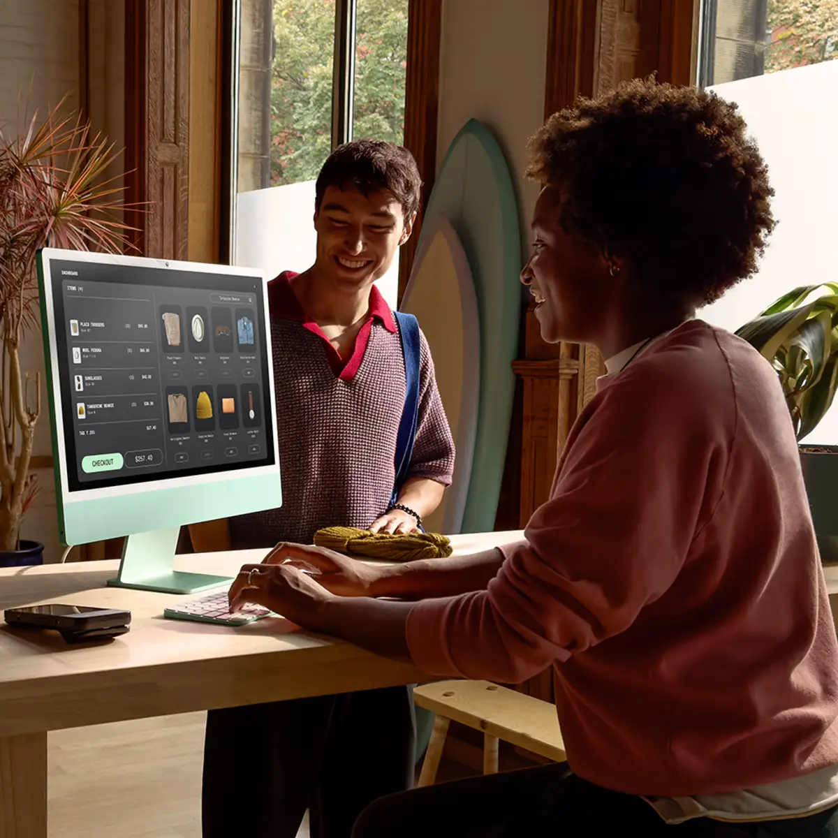 iMac silber mit Retina 4.5k Display Standardglas Apple M4 10C 61cm (24") 16GB RAM 2TB SSD Gigabit Ethernet Magic Mouse 2 + Magic Keyboard mit TouchID und Ziffernblock Deutsch