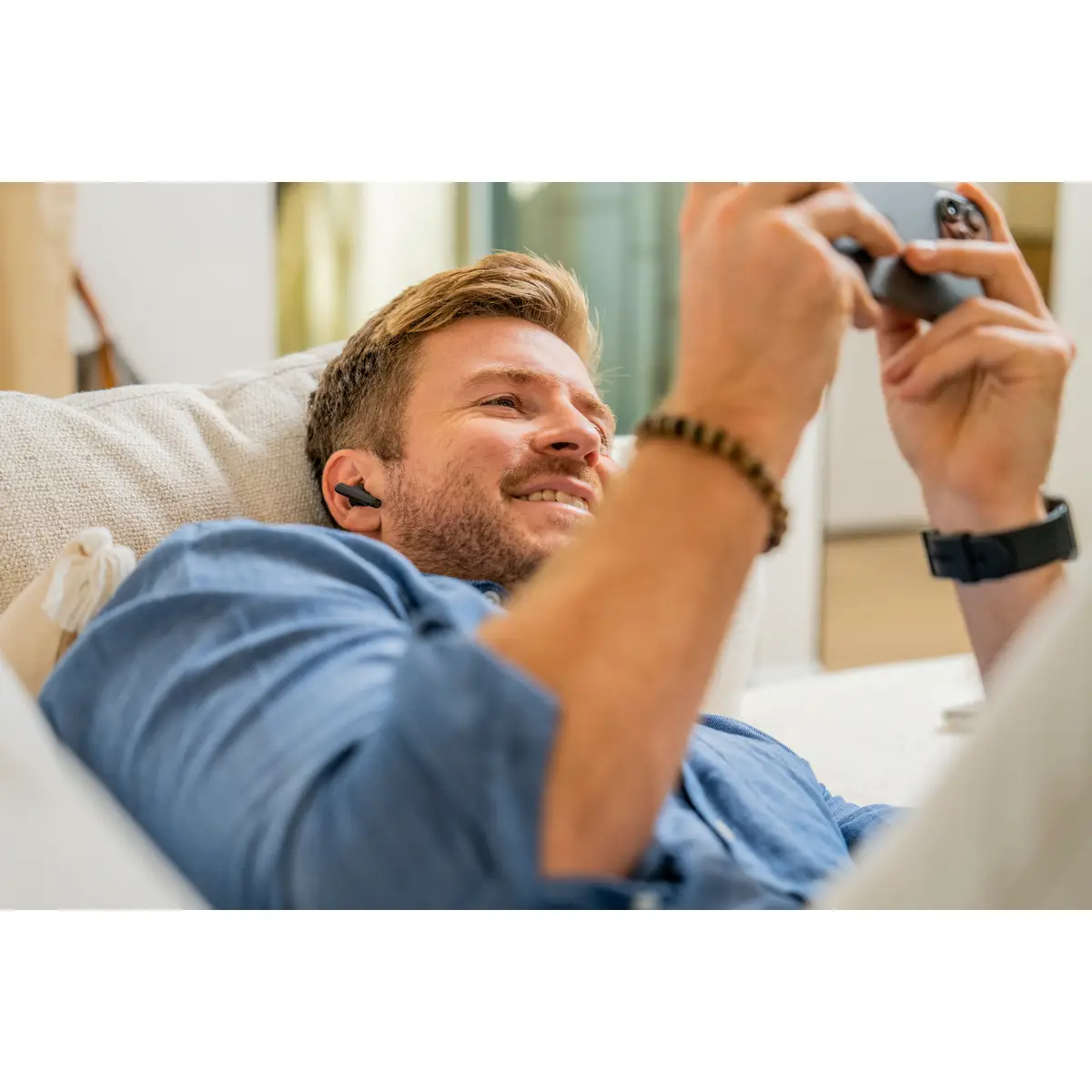 POLY Voyager Free 60 UC Carbon Black Earbuds +BT700 USB-C Adapter +Basic-Ladeetui Kabellos Anrufe/Musik Kopfhörer Schwarz