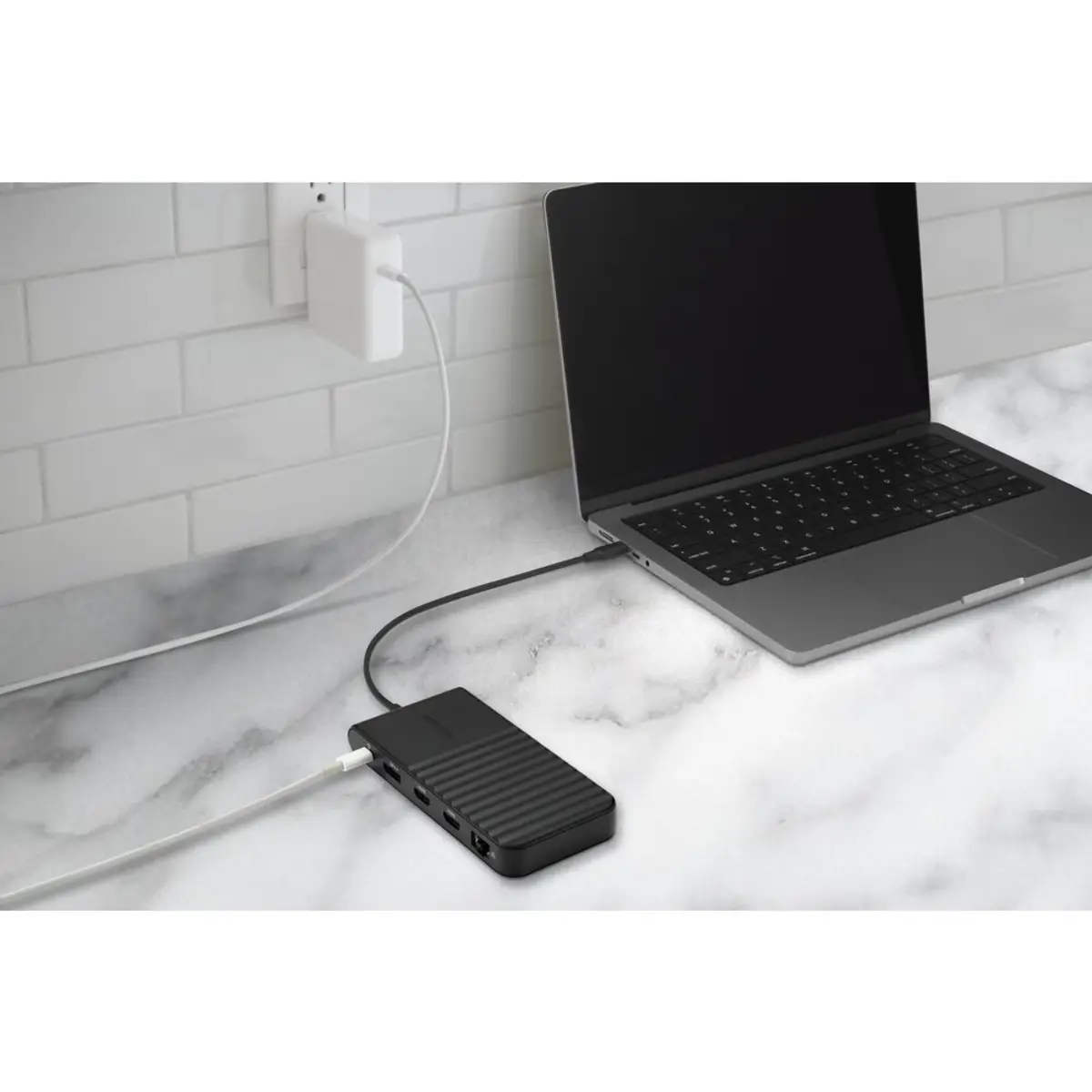 UH1500P EQ Dockingstation USB-C Thunderbolt 4