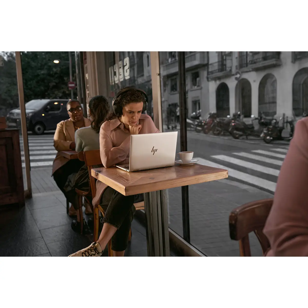 EliteBook Ultra G1i 14-Zoll-Notebook, KI-PC der nächsten Ära, Wolf Pro Security Edition, 14", Touchscreen, Windows 11 Pro, Intel Core™ Ultra 5, 32GB RAM, 512GB SSD, 2.8K