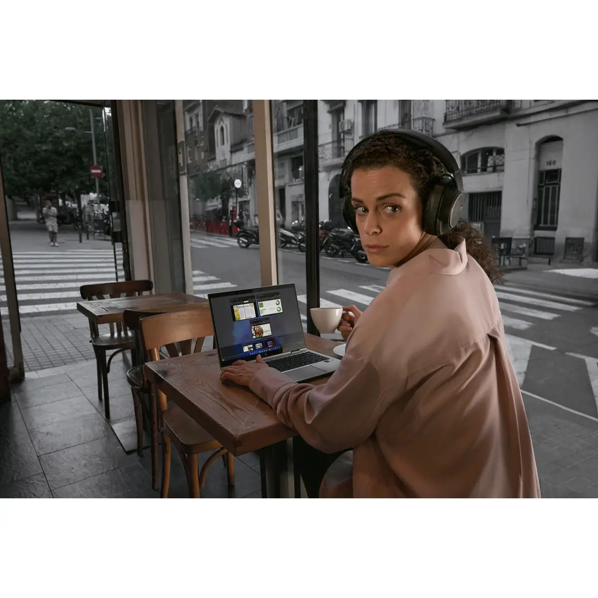 EliteBook Ultra G1i 14-Zoll-Notebook, KI-PC der nächsten Ära, Wolf Pro Security Edition, 14", Touchscreen, Windows 11 Pro, Intel Core™ Ultra 5, 32GB RAM, 512GB SSD, 2.8K