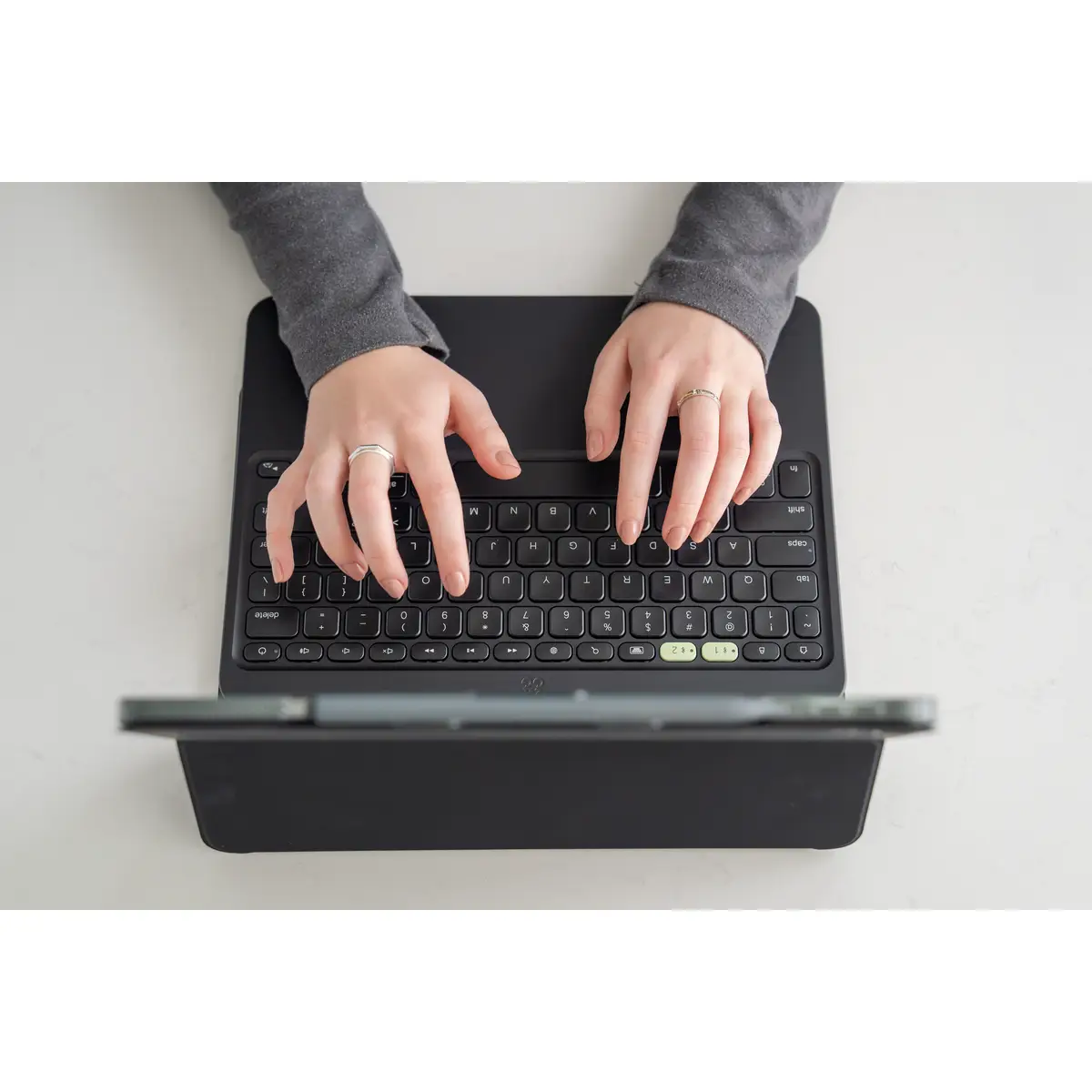 KB Pro Keys 2 Apple iPad Air 11 (M2/M3) Schwarz (Deutsch)