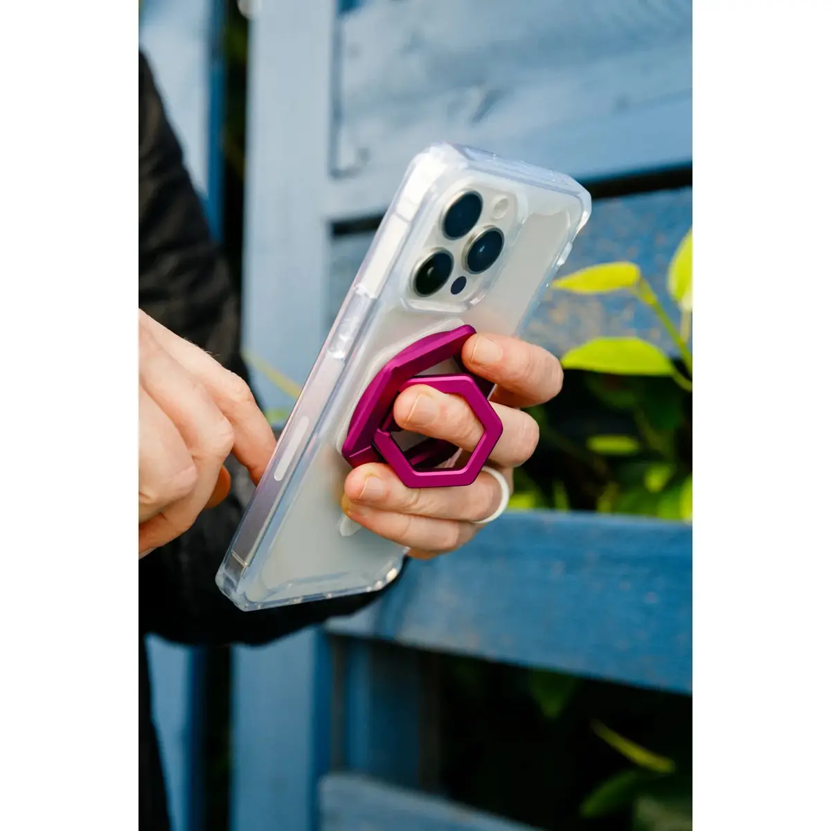 UAG Magnetic Halterung/Haltering mit Standfunktion für UAG Cases mit eingebautem Magnet pink.