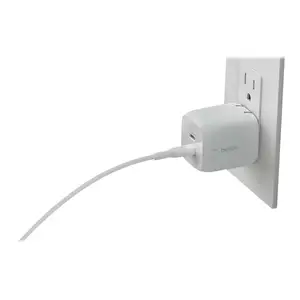 Belkin Dual Netzladegerät 65W PD USB-C + 2m Kabel Belkin Dual Netzladegerät 65W PD USB-C + 2m Kabel