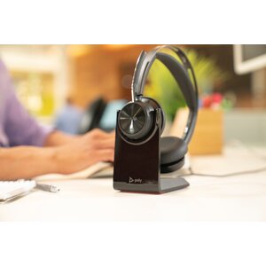 Poly Voyager Focus 2 Headset On-Ear Bluetooth kabellos kabelgebunden aktive Rauschunterdrückung Adapter USB-A via Bluetooth Schwarz Zertifiziert für Microsoft Teams